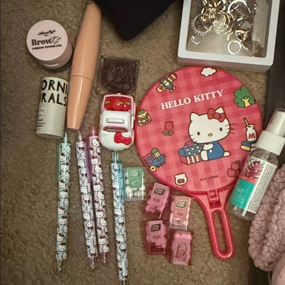 Hello Kitty Pink bundle - Picture 5 of 6